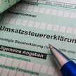 Keine Umsatzsteuererklärung mehr für Kleinunternehmer/innen: Die Erklärung, die niemand abgegeben hat, fällt weg