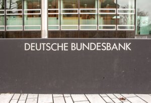 Die Bundesbank muss über größere Geldtransfers aus bzw. ins Ausland informiert werden