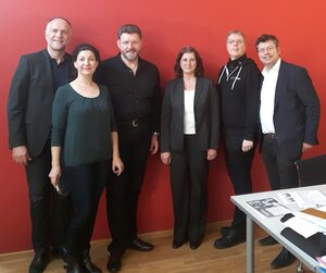 Andreas Lutz (VGSD), Kathrin Schirmer, Georg Krause (beide AGS), Claudia Schlebach (IHK), Oliver Pyka (ver.di), Jürgen Cullmann (AGS)