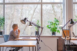 Da arbeiten, wo andere Urlaub machen! Der Coworking-Space Mindspot liegt in St. Peter Ording und damit nur einen Steinwurf vom Deich entfernt. 