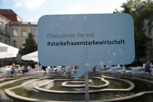 Zum Hofgespräch trafen sich am 19.06.17 selbständige Frauen unter dem "Tag": #starkefrauenstarkewirtschaft