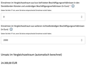 Du musst nun im zweiten Feld auch deine Einnahmen aus nichtselbstständiger Tätigkeit angeben. Das erste Feld betrifft vor allem Künstler.