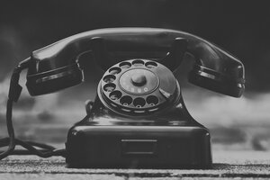 Die Telefone haben sich weiter entwickelt, der Service der Telefonanbieter leider nicht. Deshalb sind wir seit einigen Tagen telefonisch nicht erreichbar. Ihr erreicht uns per E-Mail.