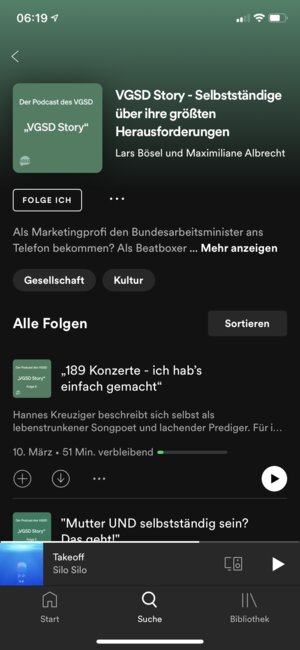 Die Podcast-Reihen-Ansicht mit einer Liste der neuesten Folgen: Bitte klicke auf den Button "Folgen", dann erscheint - wie hier im Screenshot - "Folge ich". Künftig findest du neue Folgen einfacher ...