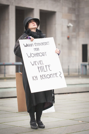 Teilnehmer der künstlerischen Protestaktion von VGSD/ IKiD