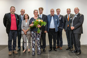 Gruppenfoto mit den anderen Nominierten und den Vortragsrednern und Laudatoren des Abends