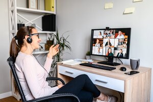 Wie kann die Regionalgruppe dich in der Selbstständigkeit konkret unterstützen? Zu dieser Frage wurden fleißig Ideen gesammelt! AdobeStock, Vadim Pastuh.