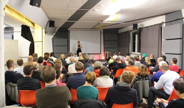 Abschluss von Christa Weidners Roadshow durch sechs Städte heute abend in Berlin