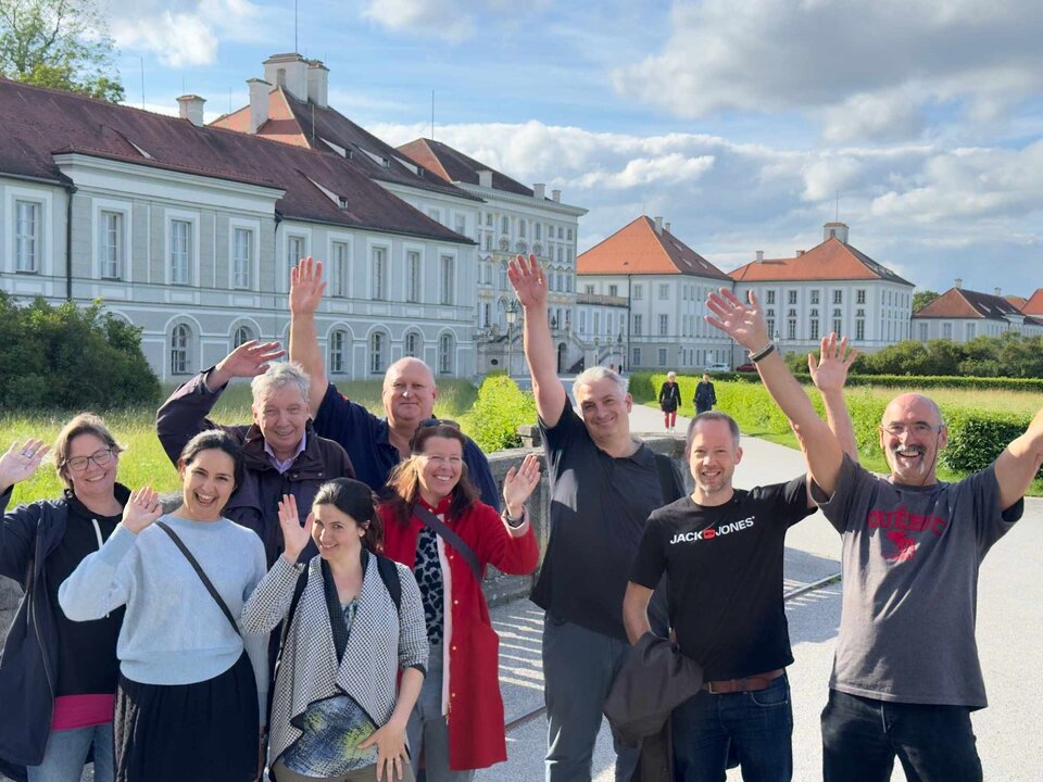 Gut aufgelegt: Die „Wandergruppe“ beim Walk and Discuss. 