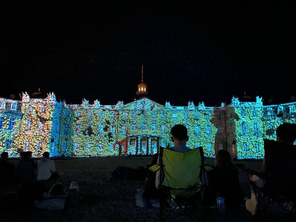 Unser Tipp: Ein Spätsommerabend in Karlsruhe mit einzigartigem Lichterspektakel vor dem Schloss